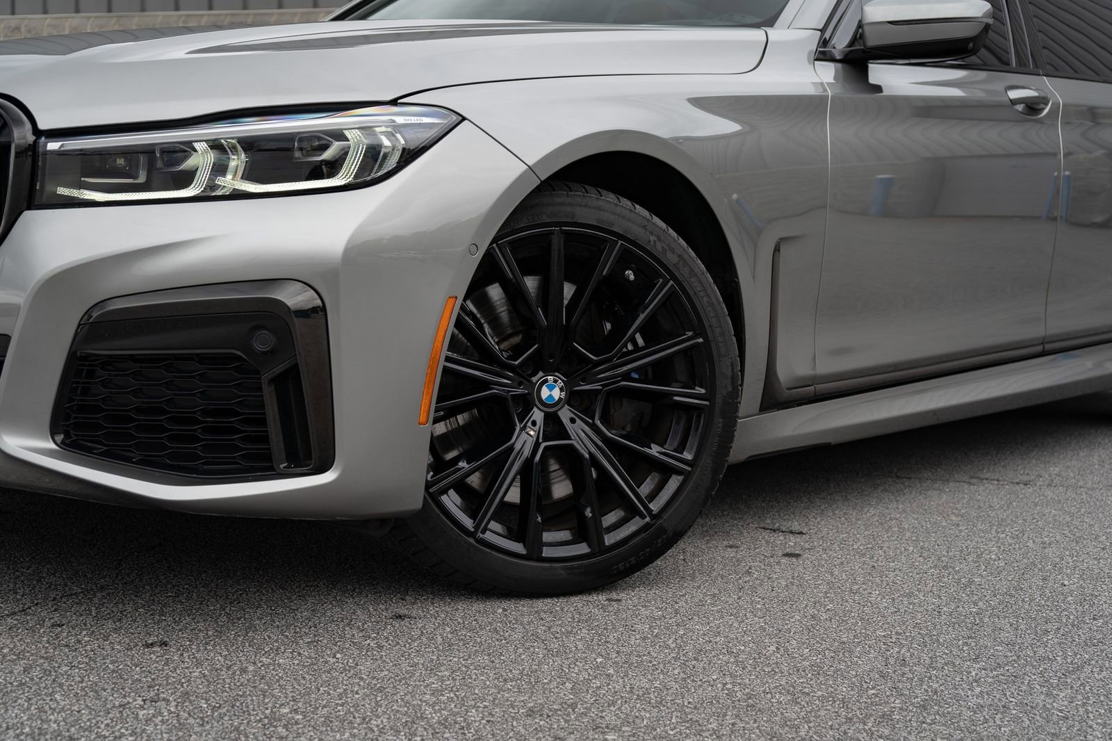 Used 2022 BMW 750i xDrive w/ Autobahn Package image 7