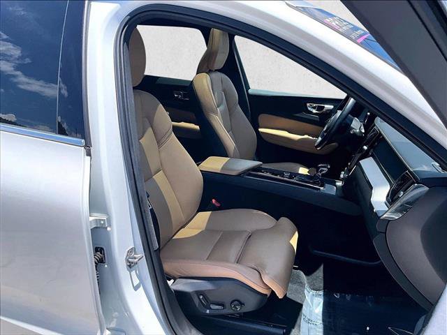 Used 2019 Volvo XC60 T5 Inscription w/ Protection Package AWD/4WD image 9