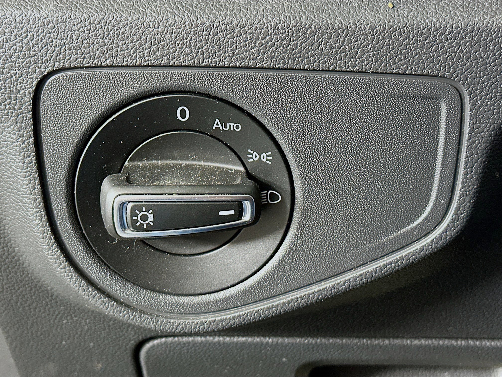 Used 2019 Volkswagen Atlas S w/ Towing Package image 17