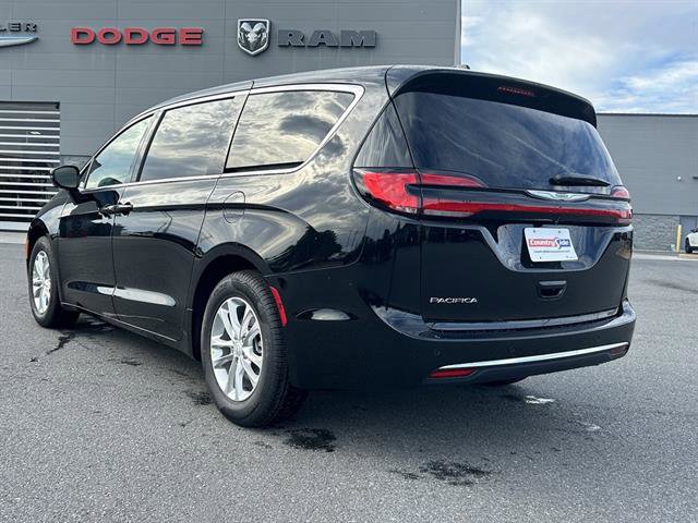 New 2026 Chrysler Pacifica Select image 7