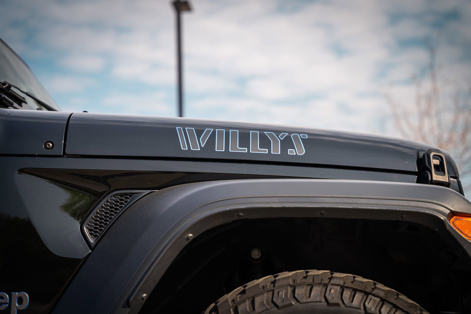 Used 2023 Jeep Wrangler Unlimited w/ Sun & Screen Package image 12