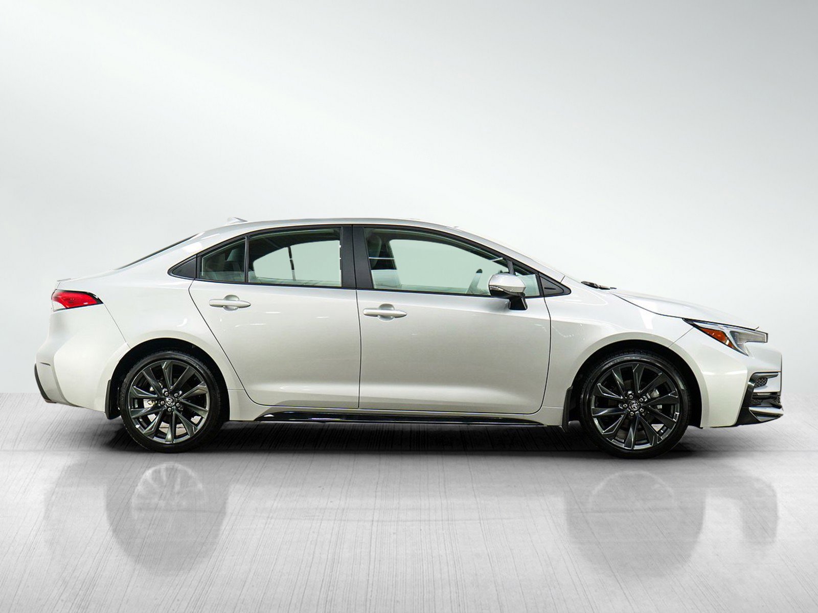 Used 2025 Toyota Corolla SE FWD image 6