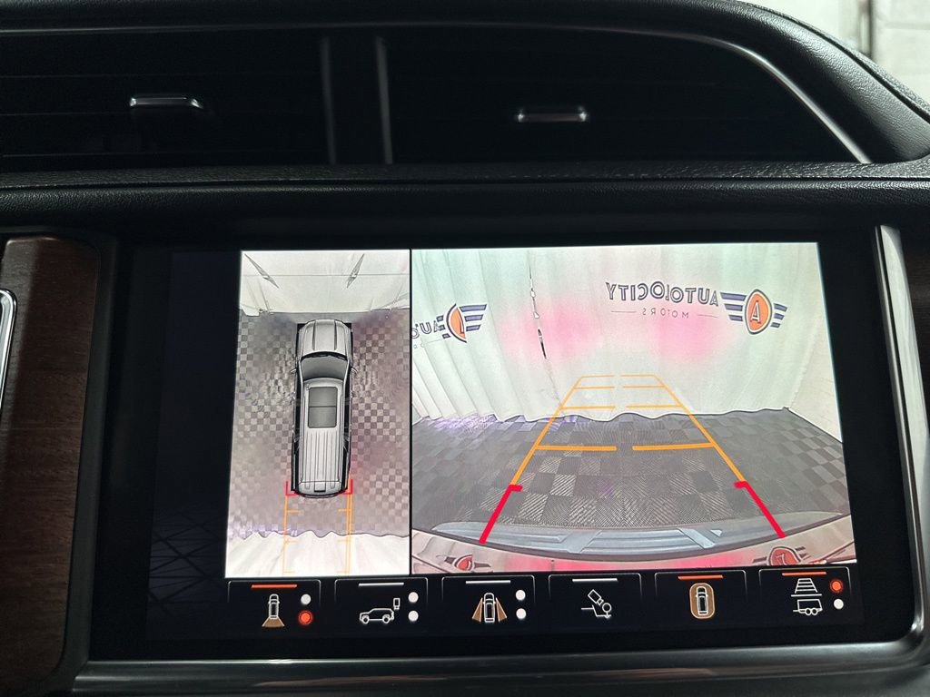 Used 2024 GMC Yukon Denali Ultimate AWD/4WD image 31