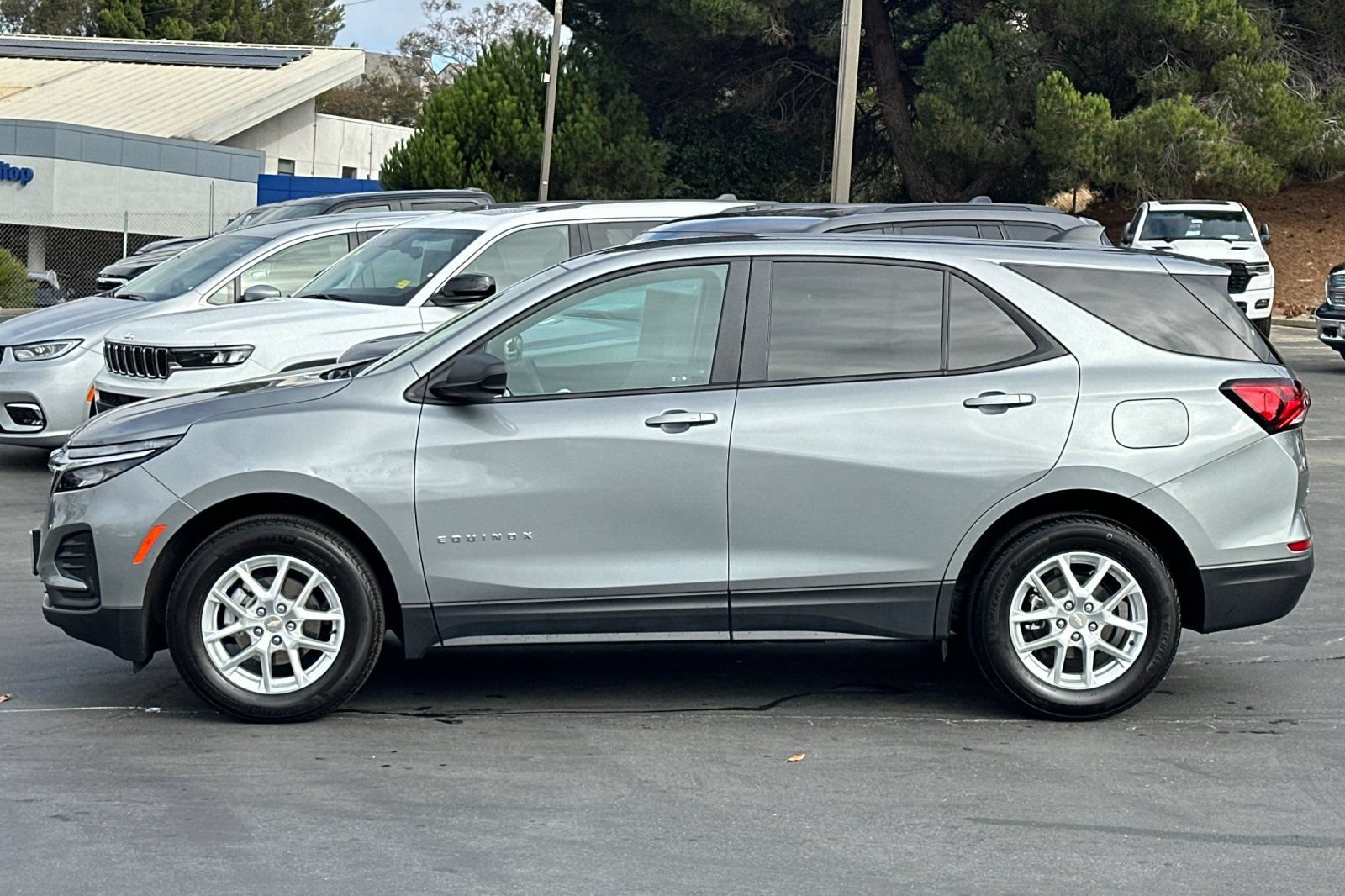 Used 2023 Chevrolet Equinox LS w/ LS Convenience Package FWD image 8