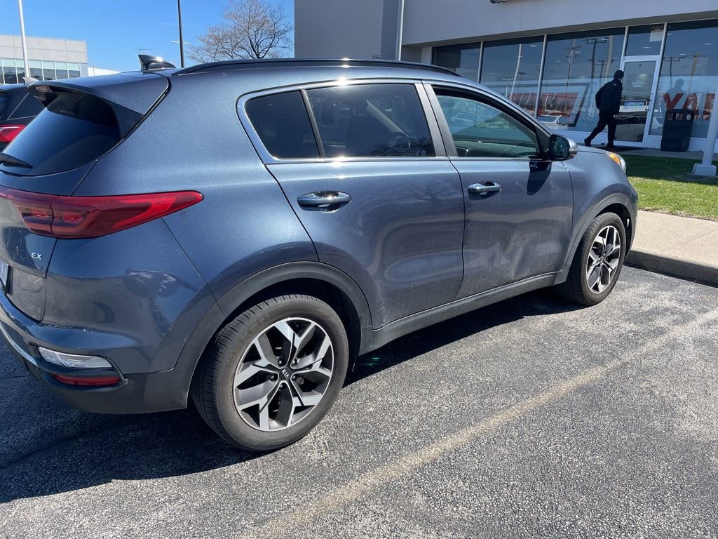 Used 2020 Kia Sportage EX w/ EX Technology Package FWD image 3