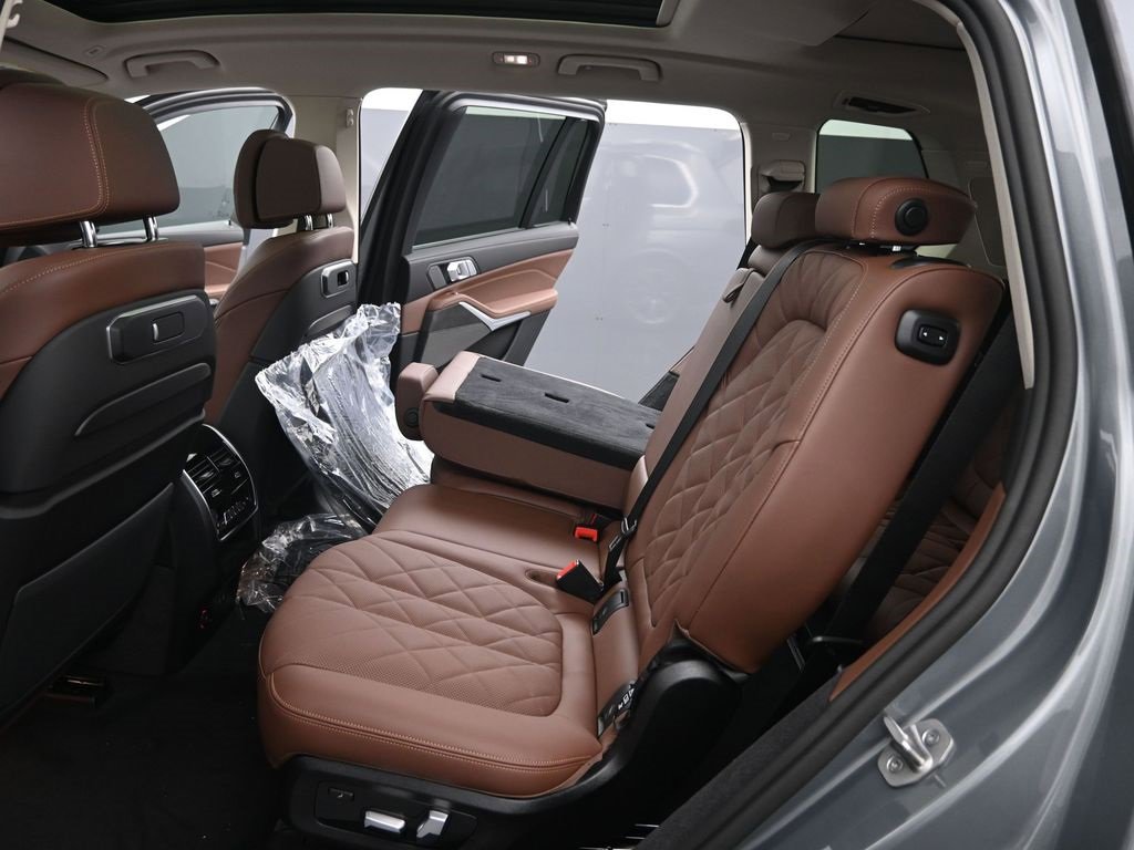 New 2026 BMW X7 xDrive40i image 43
