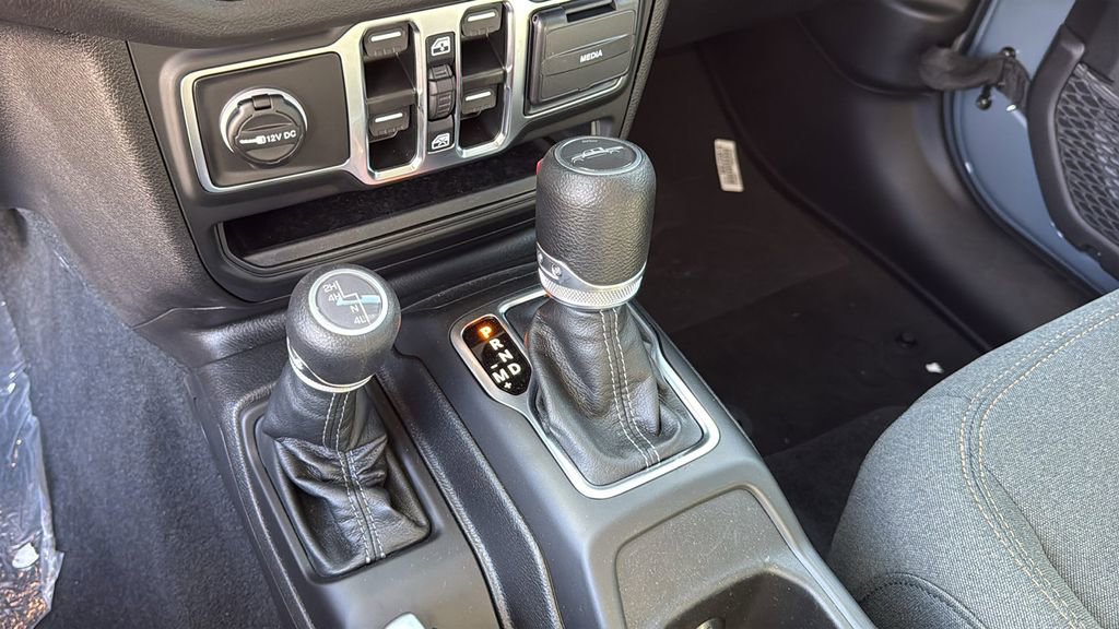 New 2026 Jeep Gladiator Sport AWD/4WD image 34