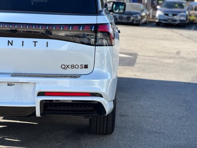 Certified 2026 INFINITI QX80 4WD w/ Sport Exterior Package image 6