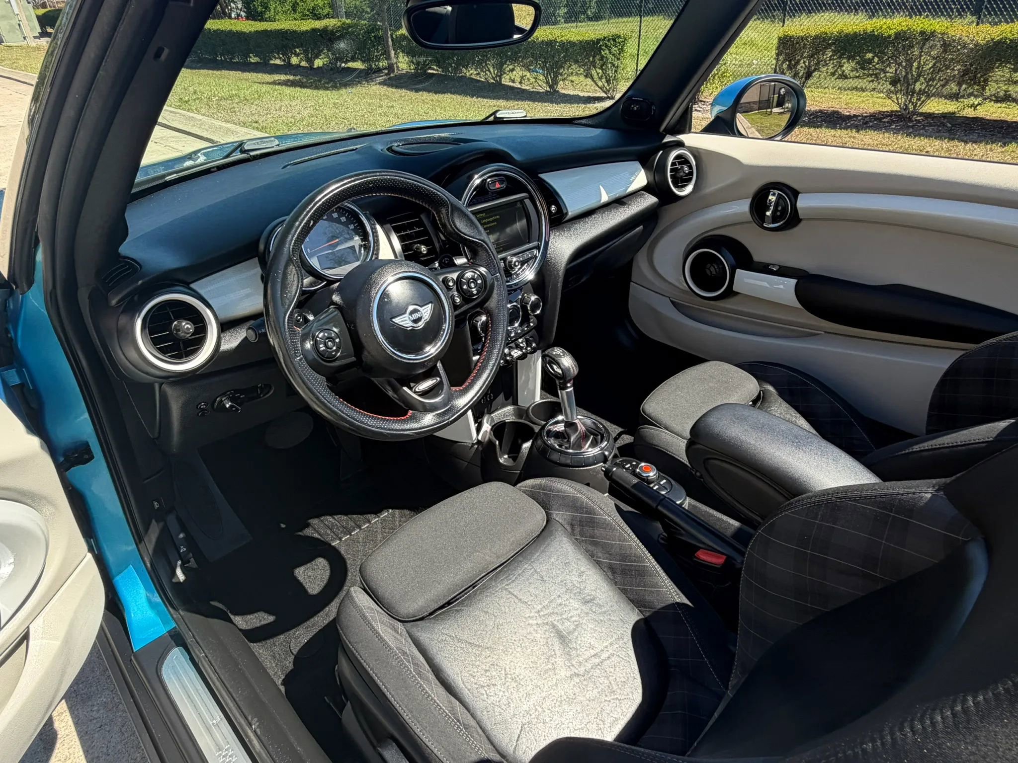 Used 2017 MINI Cooper S image 13