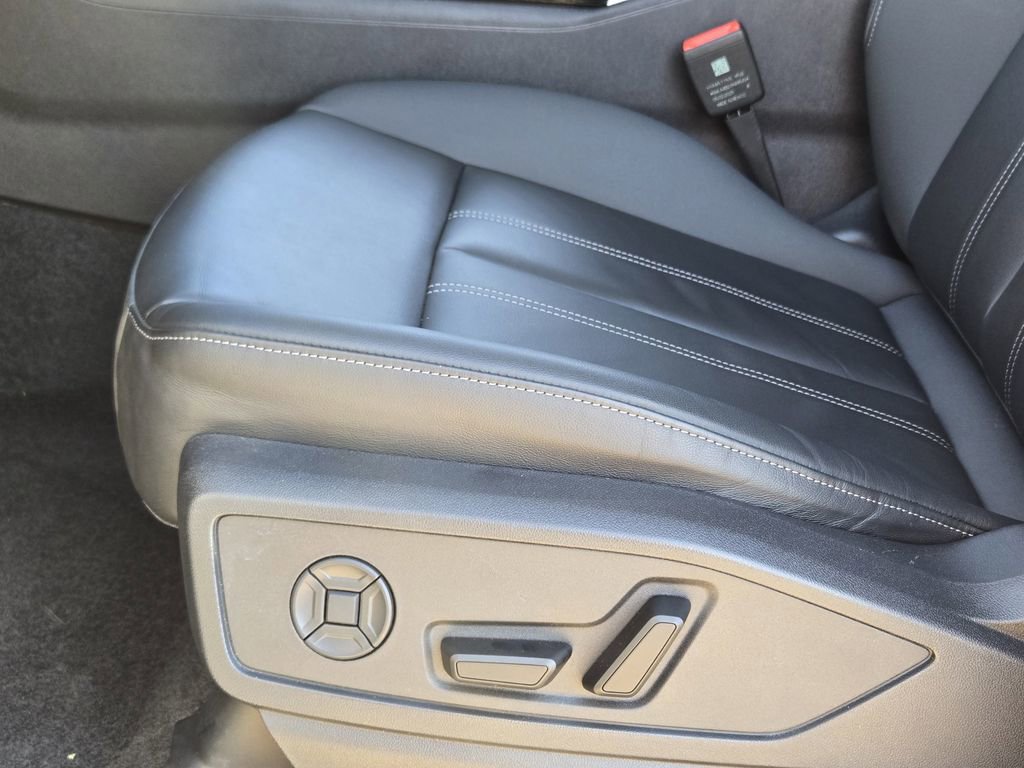 Certified 2025 Audi Q5 Premium Plus w/ Premium Plus image 28