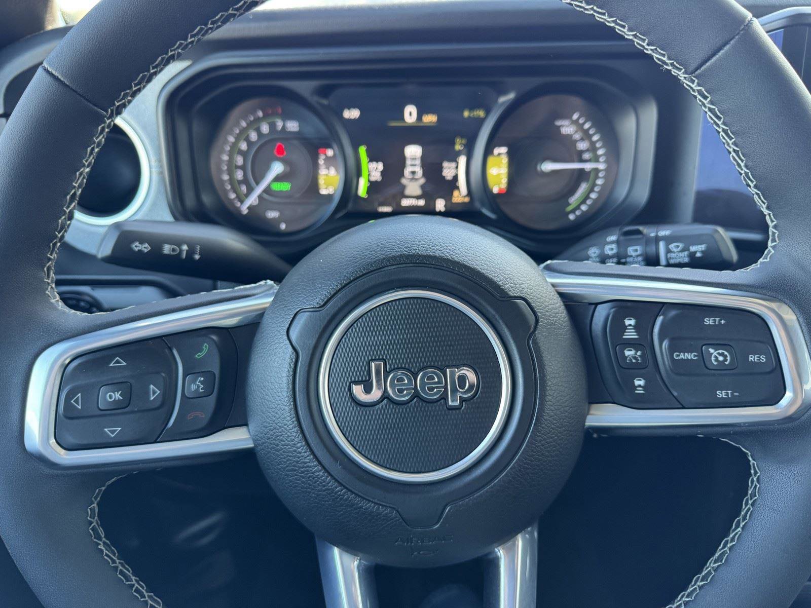 Certified 2025 Jeep Wrangler Sahara w/ Safety Group AWD/4WD image 22