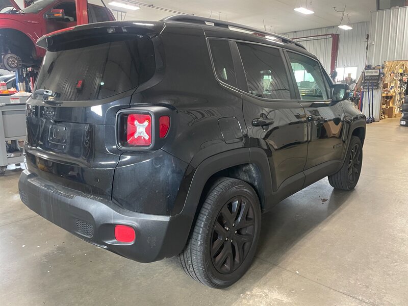 Used 2017 Jeep Renegade Altitude AWD/4WD image 6