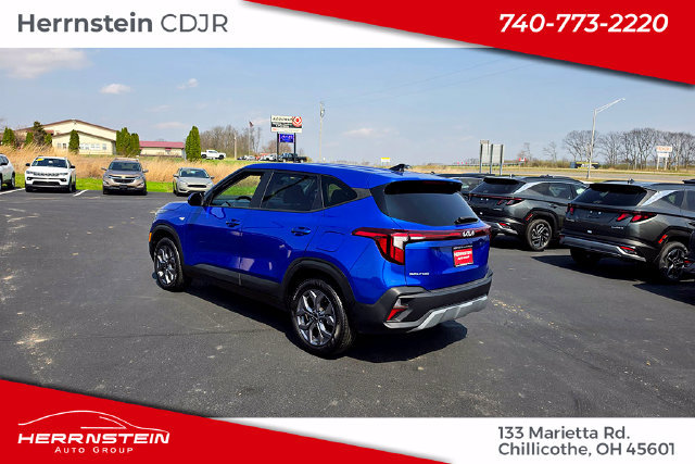 Used 2024 Kia Seltos LX AWD/4WD image 5