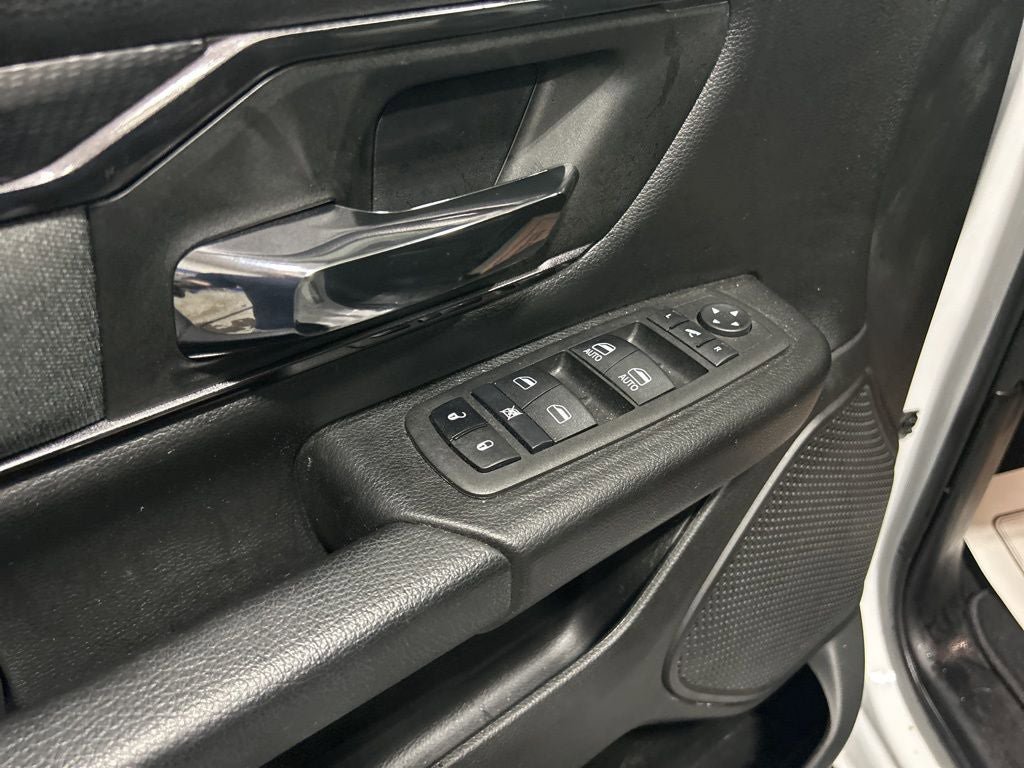 Used 2023 RAM 1500 Big Horn AWD/4WD image 9