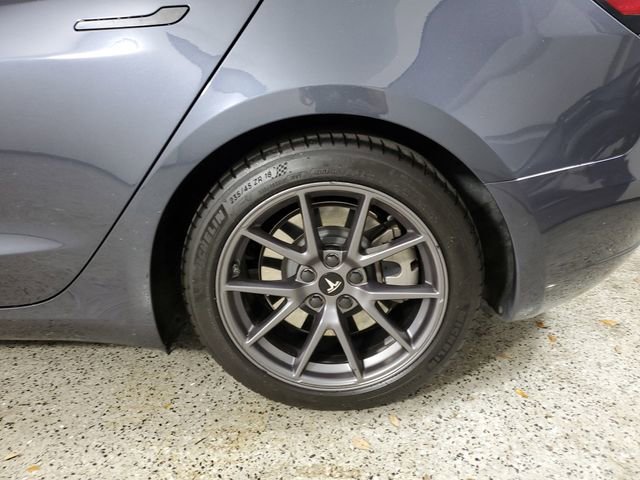 Used 2021 Tesla Model 3 Standard Range Plus image 9