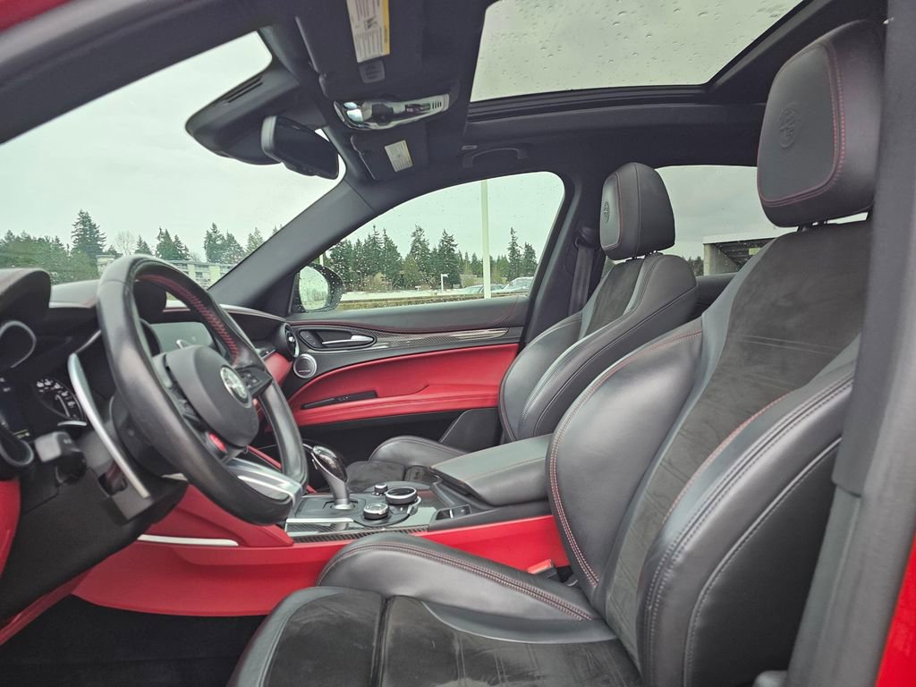 Used 2019 Alfa Romeo Stelvio Quadrifoglio image 24