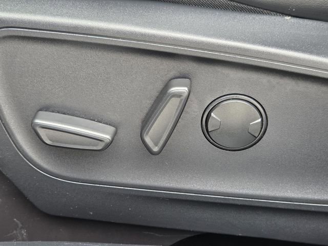 Used 2025 Ford Escape ST-Line w/ Tech Pack #1 FWD image 26