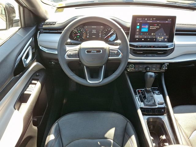 Used 2023 Jeep Compass Limited image 11