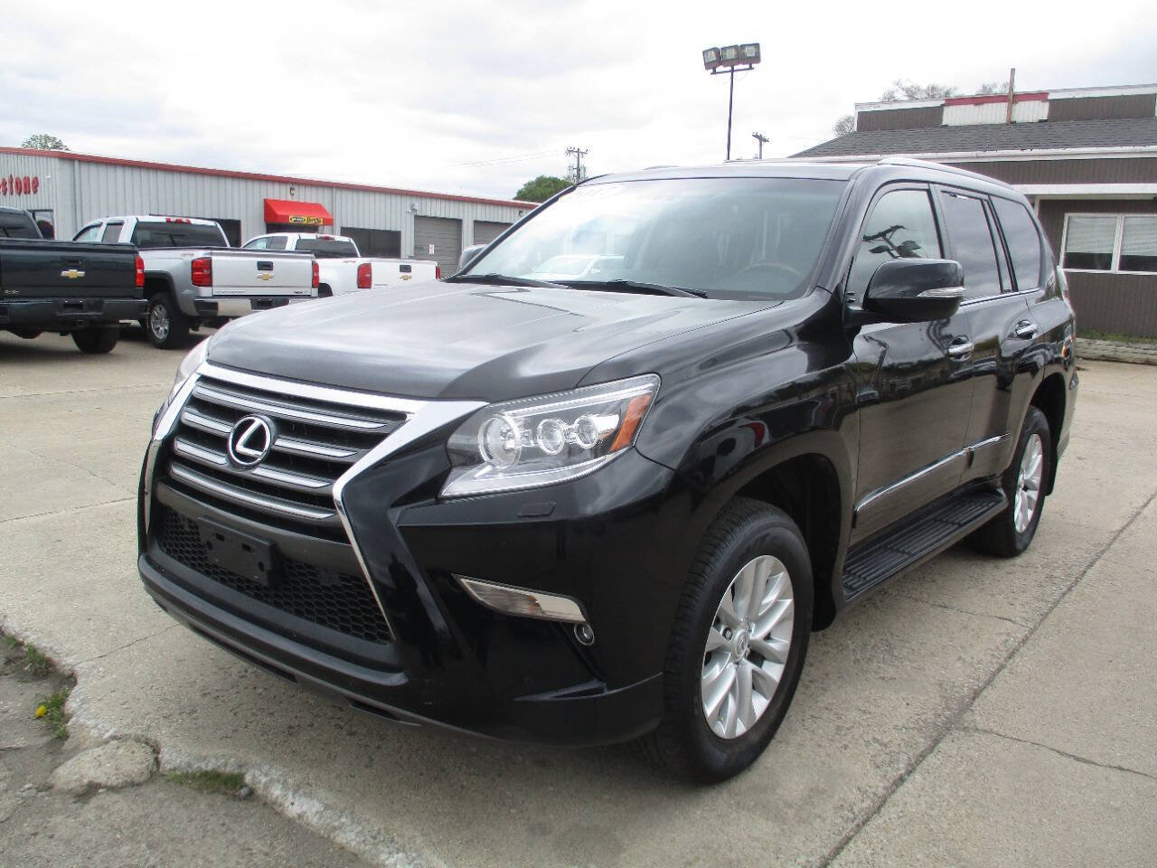 Used 2017 Lexus GX 460 Premium w/ Premium Package AWD/4WD image 2