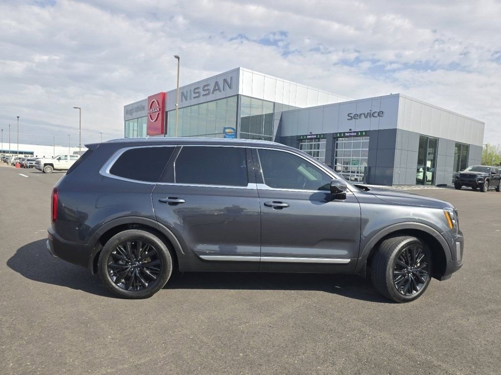 Used 2022 Kia Telluride SX w/ Towing Package FWD image 16