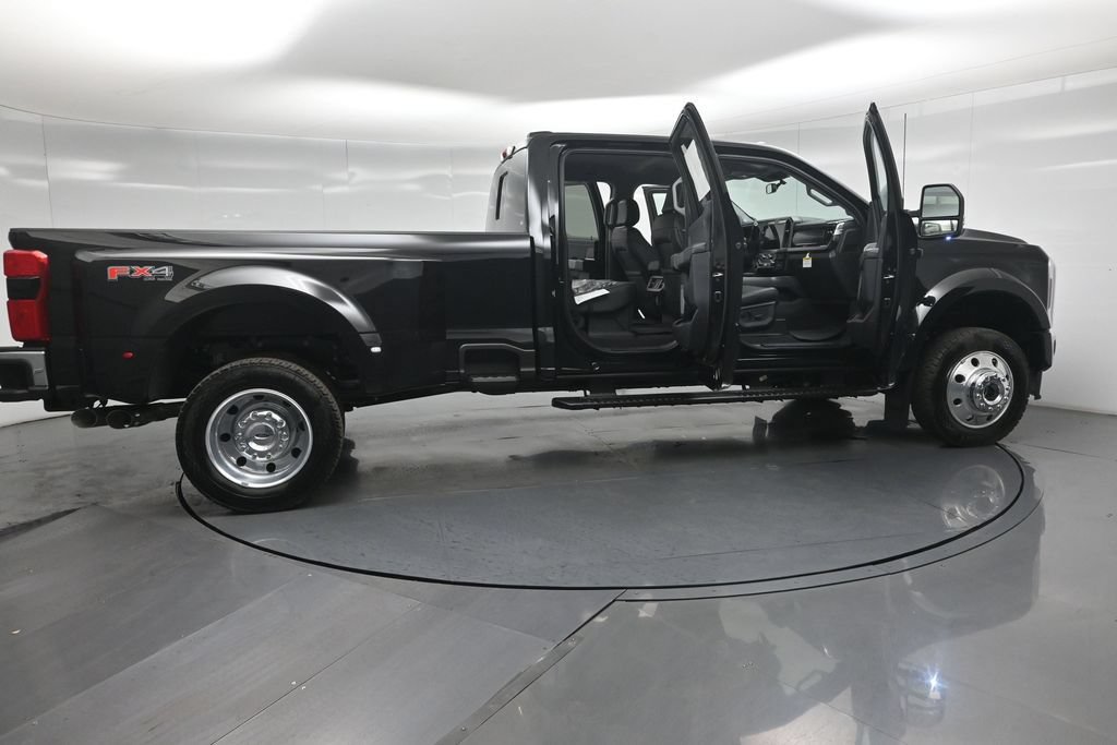 New 2026 Ford F450 Lariat w/ Lariat Premium Package AWD/4WD image 3