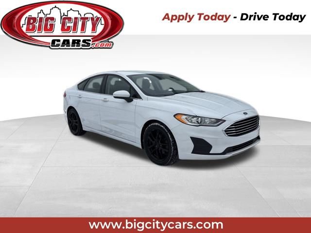 Used 2019 Ford Fusion SE image 1