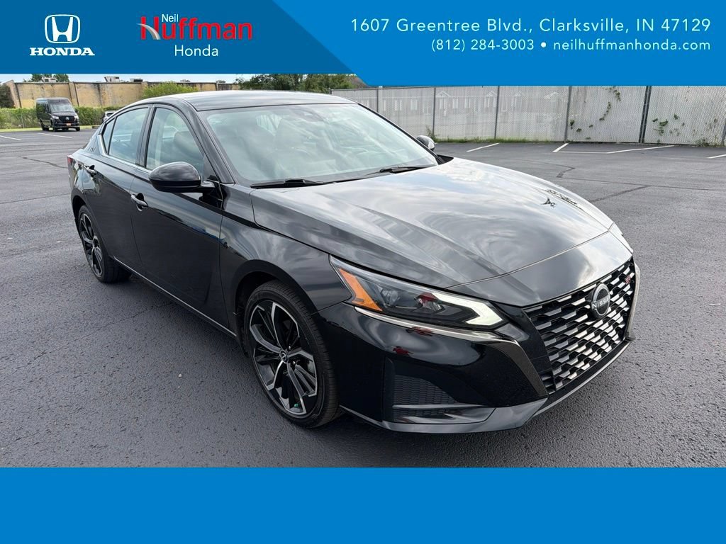 Used 2024 Nissan Altima 2.5 SR AWD/4WD image 1
