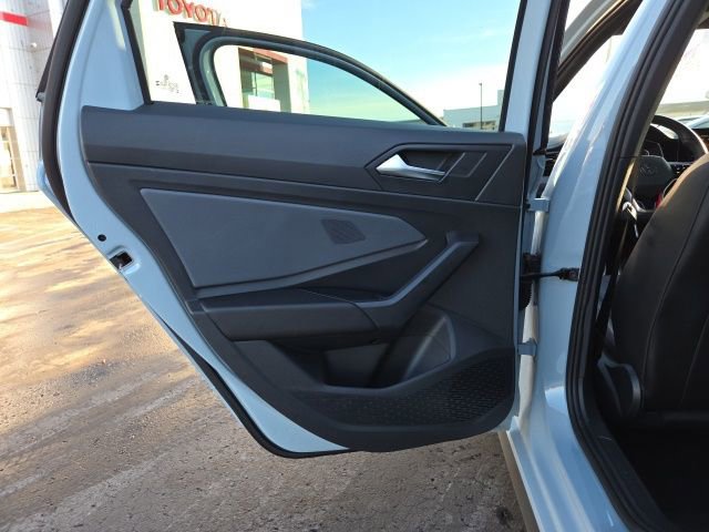 Used 2025 Volkswagen Jetta GLI Autobahn image 12