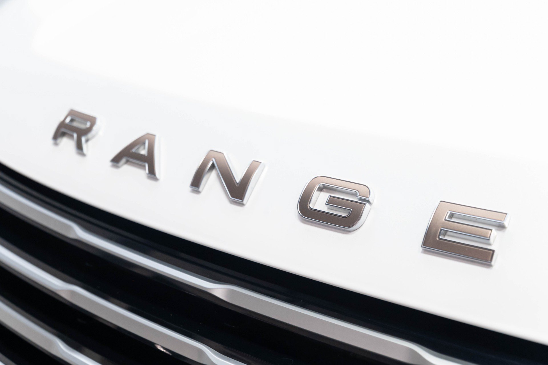 Used 2023 Land Rover Range Rover SV AWD/4WD image 55