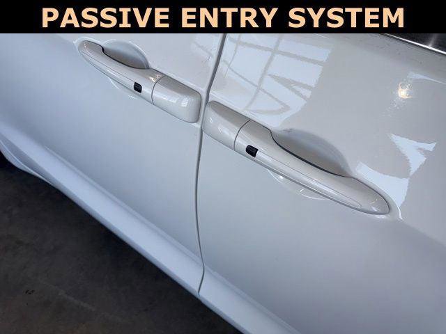 Certified 2024 Chrysler Pacifica Touring-L image 12