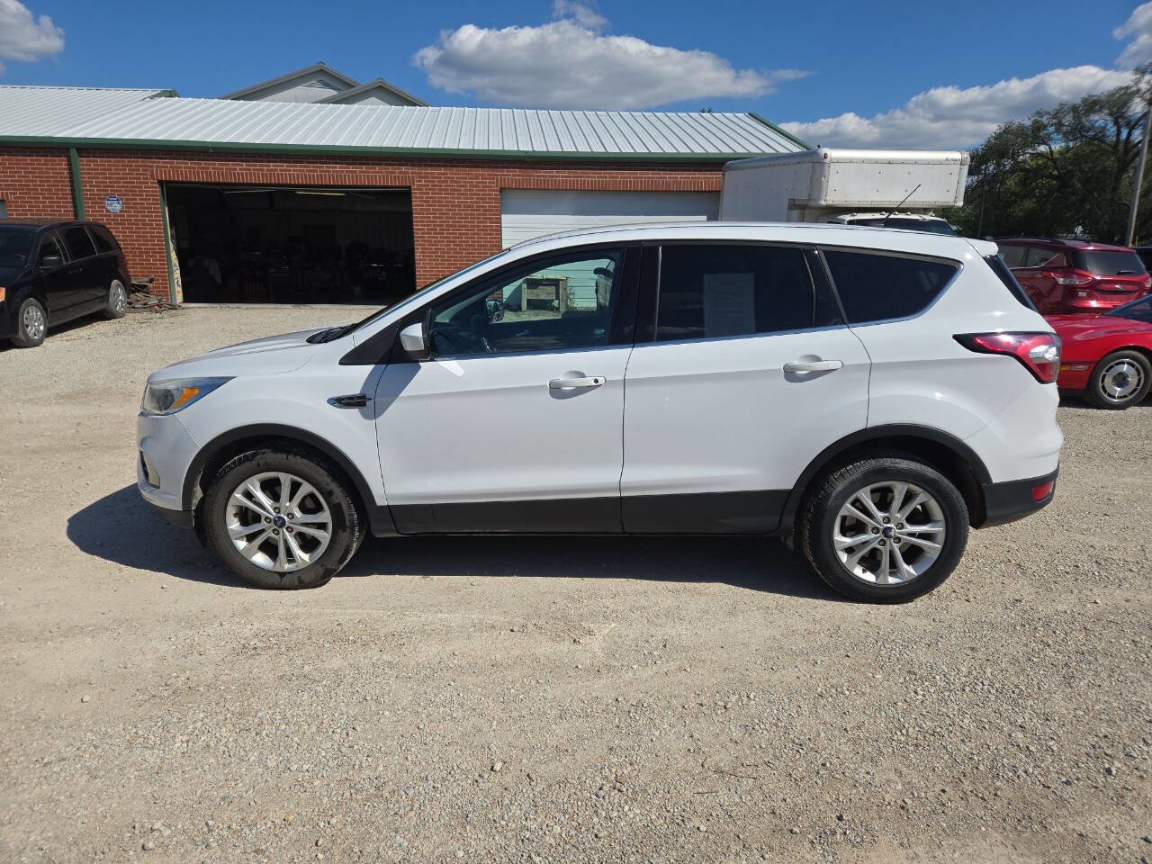 Used 2017 Ford Escape SE image 5