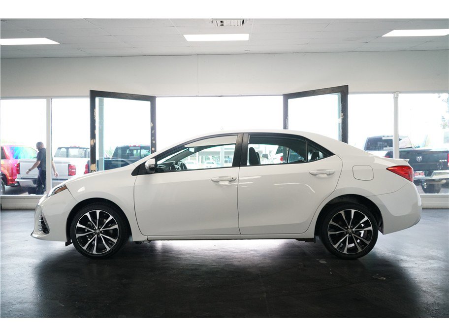 Used 2018 Toyota Corolla SE FWD image 4