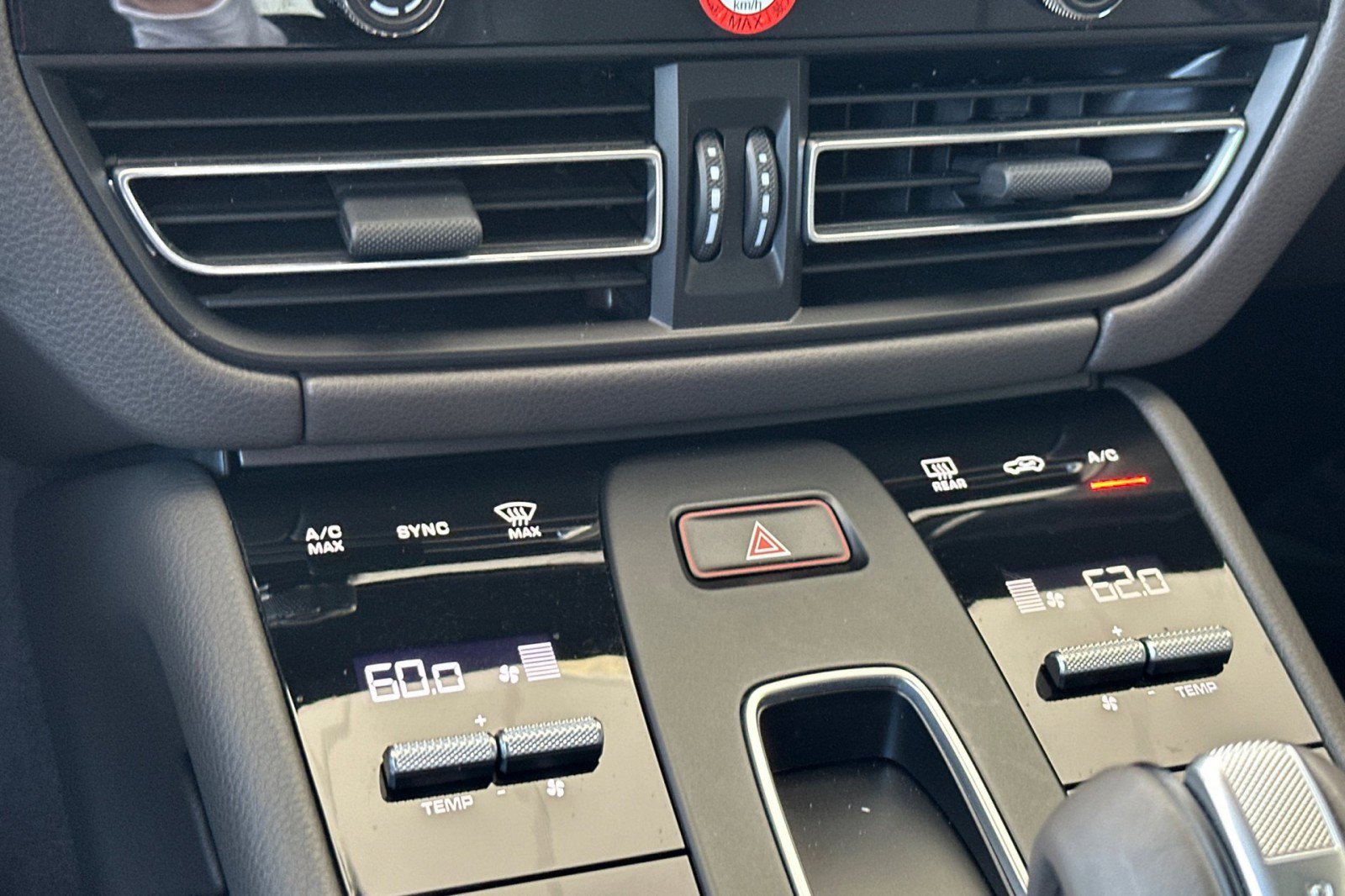 Certified 2026 Porsche Macan AWD/4WD image 21
