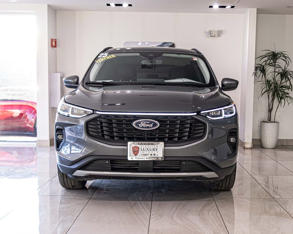 Used 2025 Ford Escape Platinum image 3