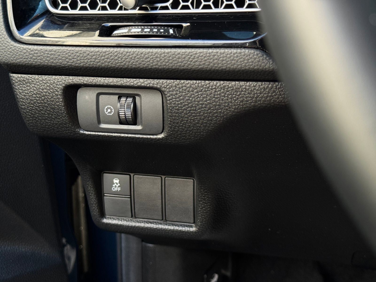 Certified 2025 Honda Civic Sport image 30