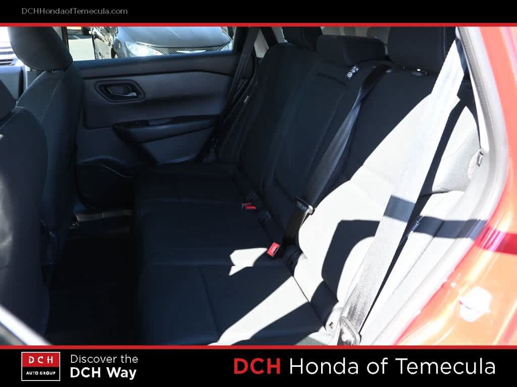 Used 2025 Nissan Rogue S FWD image 19