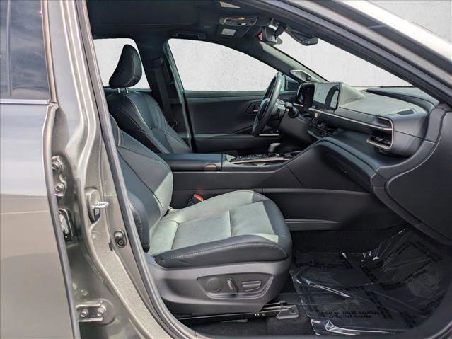 Used 2024 Toyota Crown Limited image 28