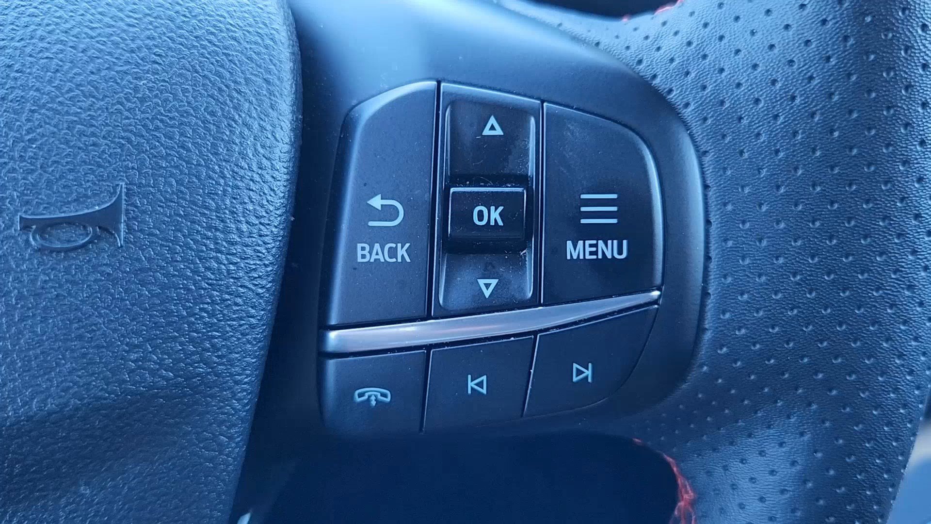 Certified 2025 Ford Escape ST-Line Select image 13