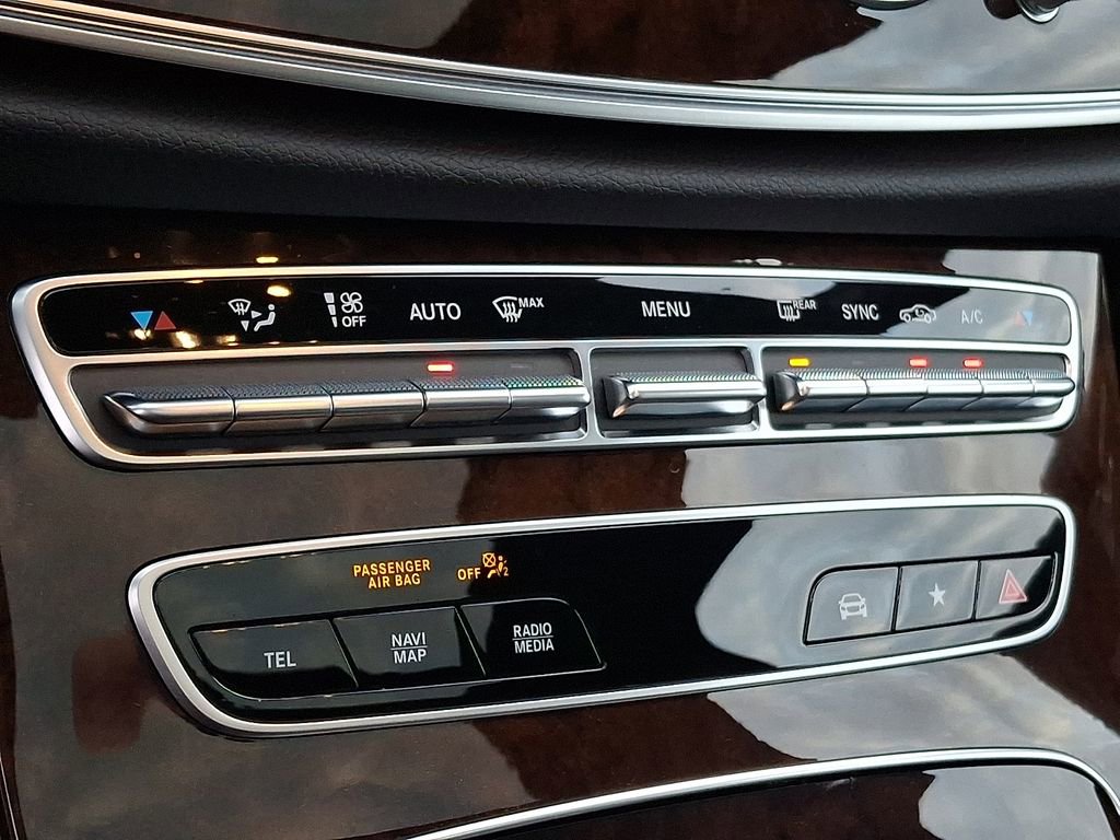 Used 2022 Mercedes-Benz E 350 4MATIC Sedan image 12