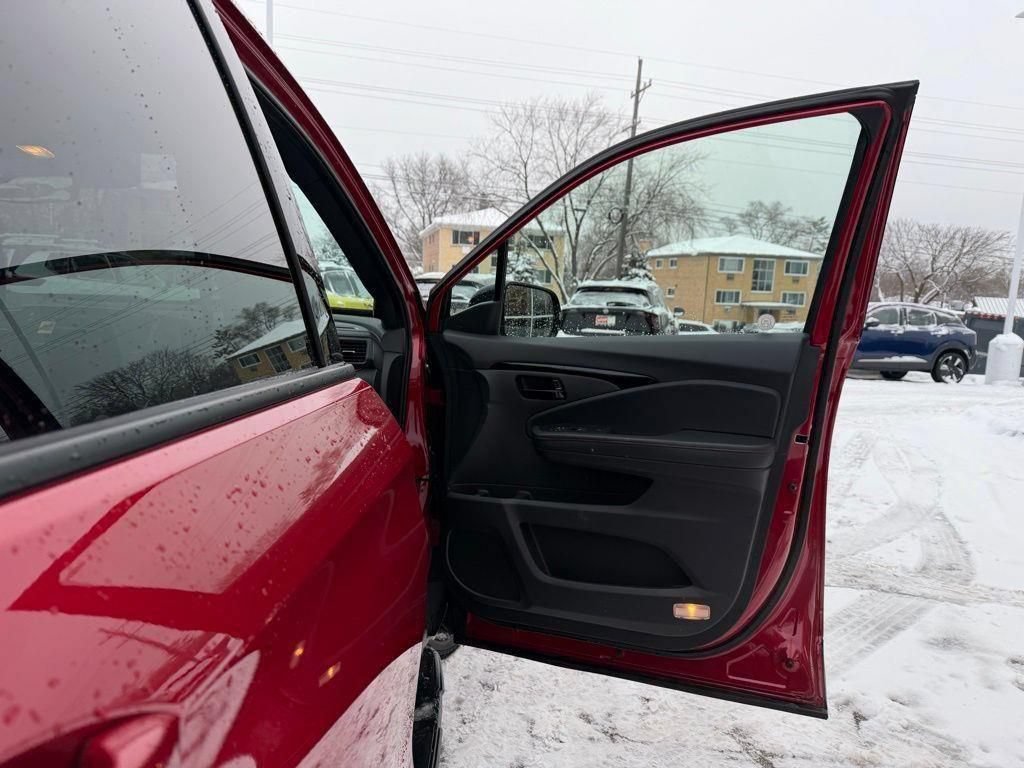 Used 2024 Honda Passport Black Edition image 30