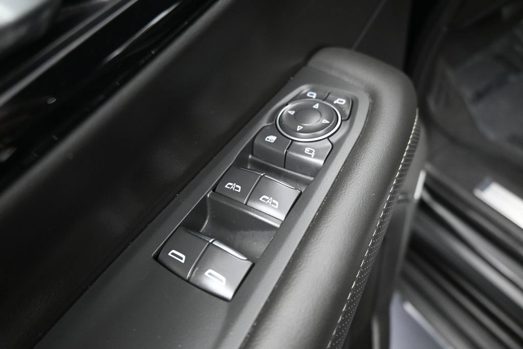 Used 2026 Chevrolet Suburban Premier AWD/4WD image 15