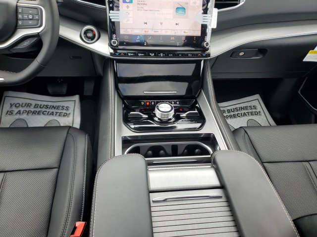 New 2026 Jeep Grand Wagoneer Limited AWD/4WD image 22