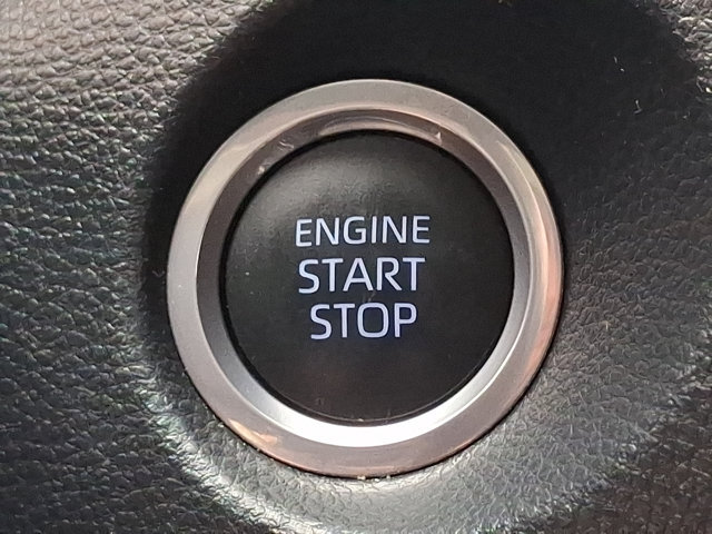 Used 2022 Toyota Corolla Cross XLE FWD image 22