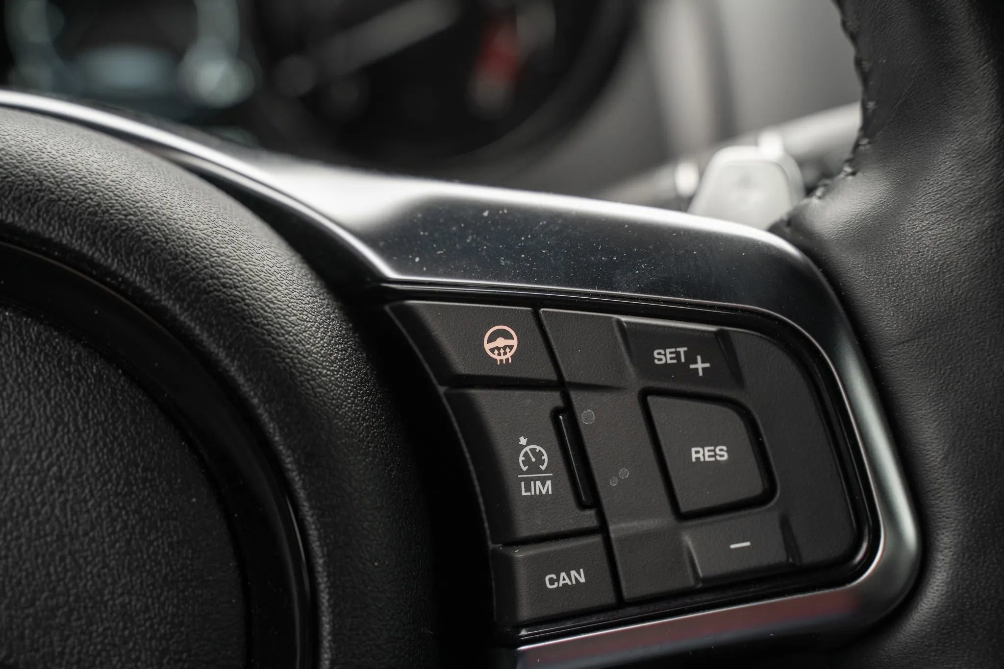 Used 2020 Jaguar F-TYPE R-Dynamic AWD/4WD image 24