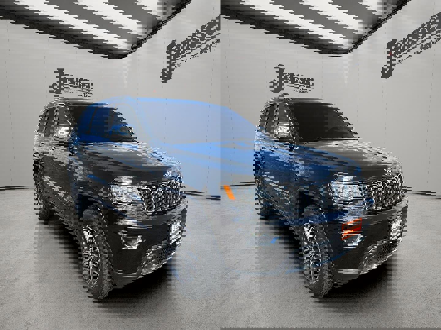 Used 2018 Jeep Grand Cherokee Limited image 6