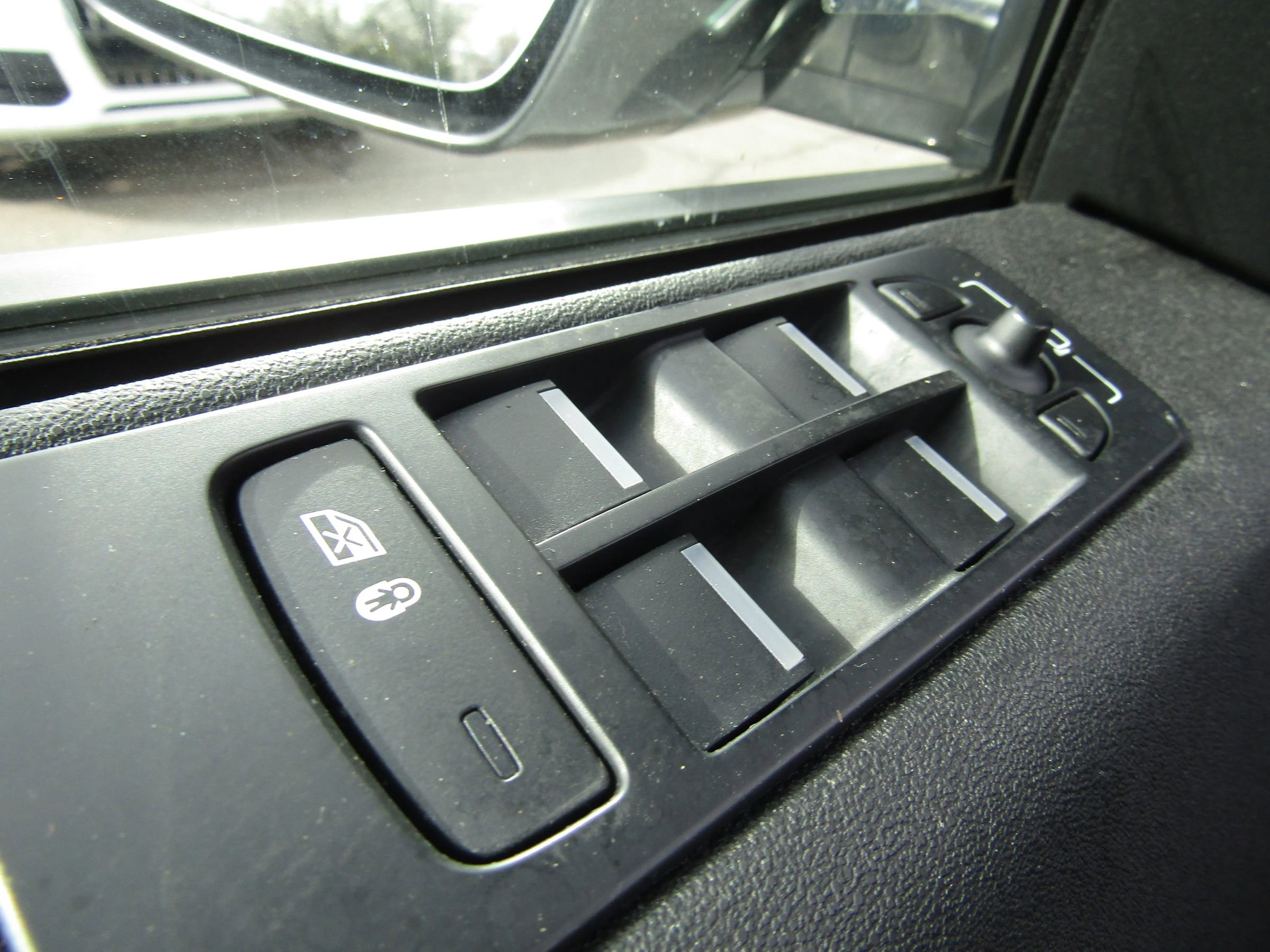 Used 2019 Land Rover Discovery Sport HSE image 44