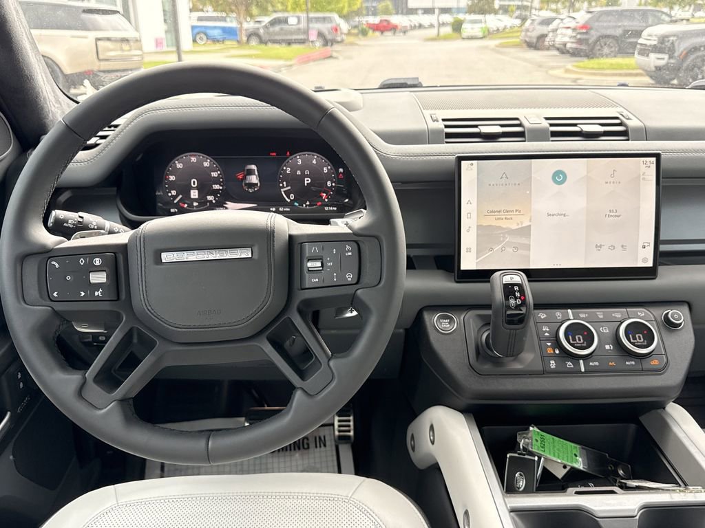 Used 2025 Land Rover Defender 110 V8 image 4