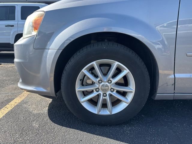 Used 2014 Dodge Grand Caravan SXT FWD image 16