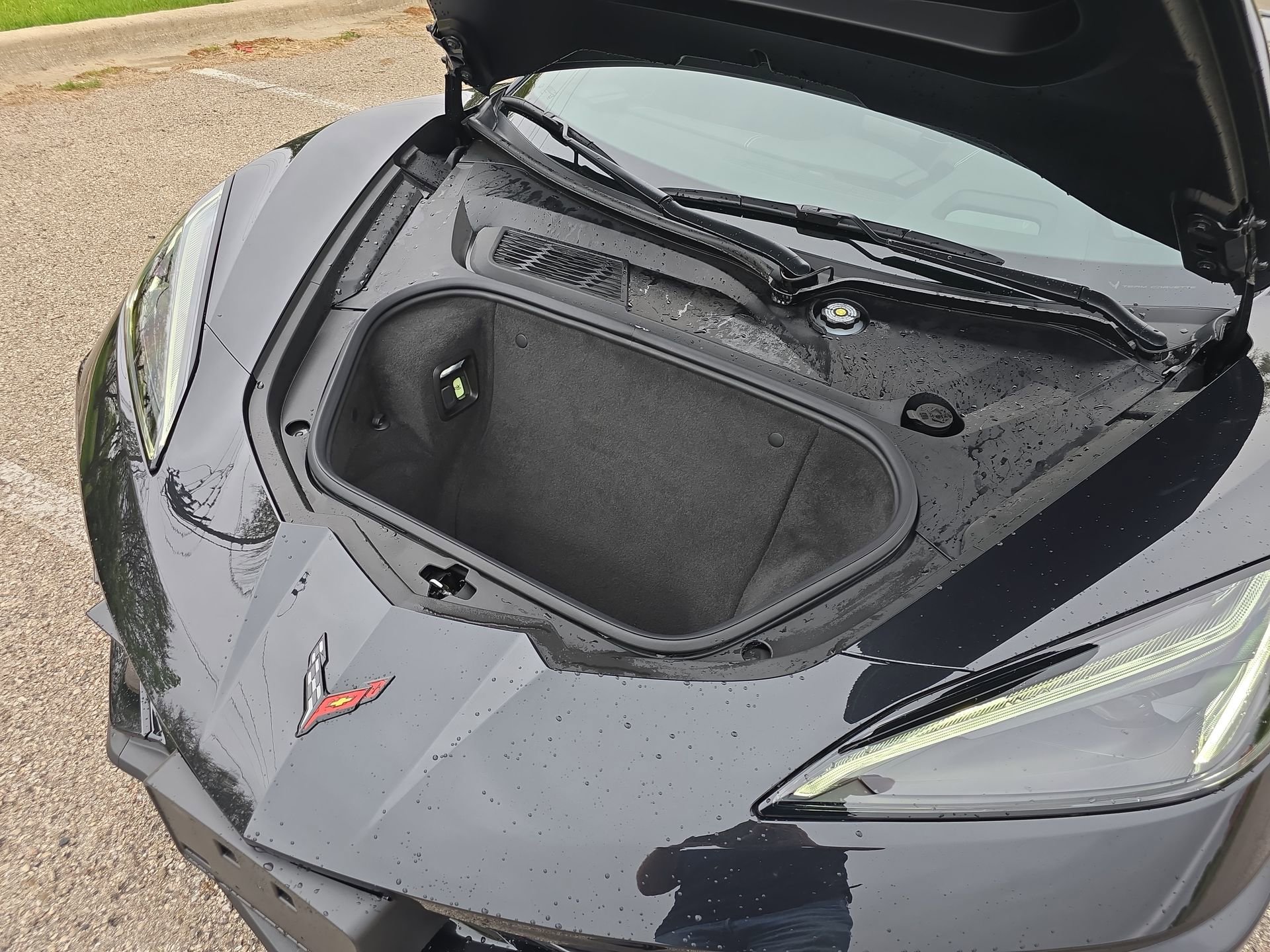 Used 2024 Chevrolet Corvette Stingray Preferred Cpe w/ Body-Color Dual Roof Package RWD image 21