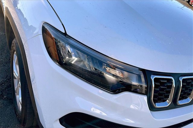 Certified 2025 Jeep Compass Sport image 31